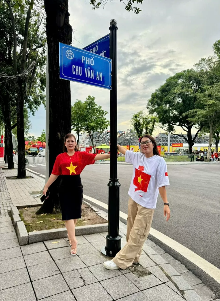 Citizens proudly celebrate the A80 National Day Grand Ceremony