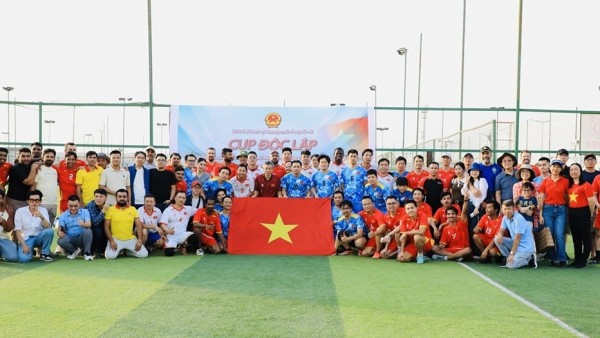 Sôi nổi giải bóng đá Cup Độc lập tại Riyadh, Saudi Arabia