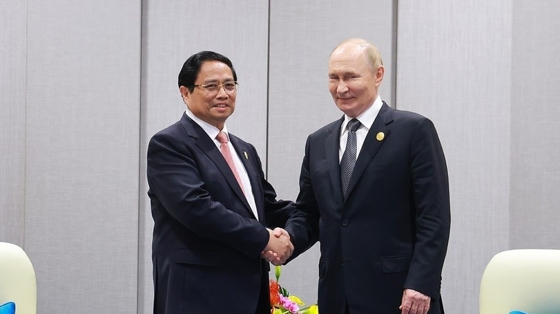 Prime Minister Pham Minh Chinh meets with Russian President Vladimir Putin in Tianjin, China