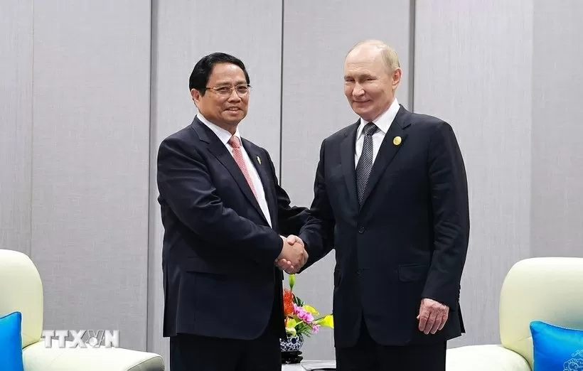 Prime Minister Pham Minh Chinh meets with Russian President Vladimir Putin in Tianjin, China