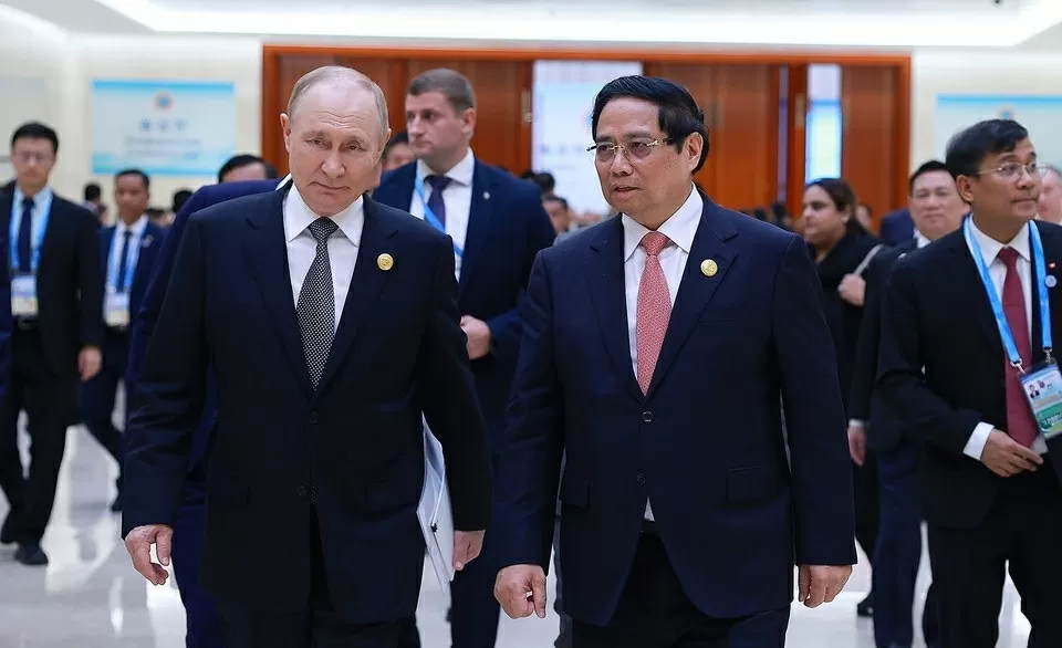 Prime Minister Pham Minh Chinh meets with Russian President Vladimir Putin in Tianjin, China