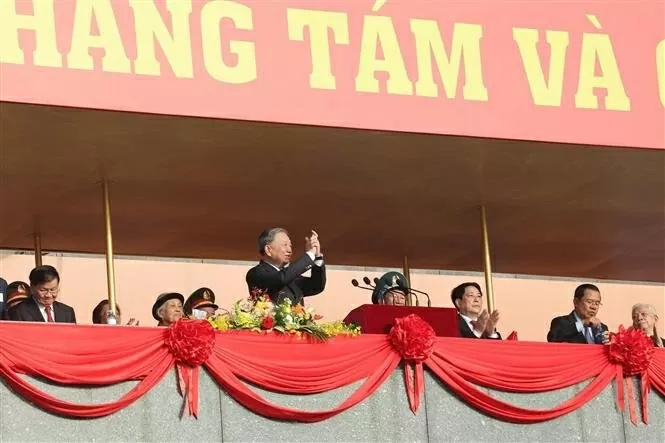 Party General Secretary To Lam (standing) and delegates attend the ceremony. (Photo: VNA)