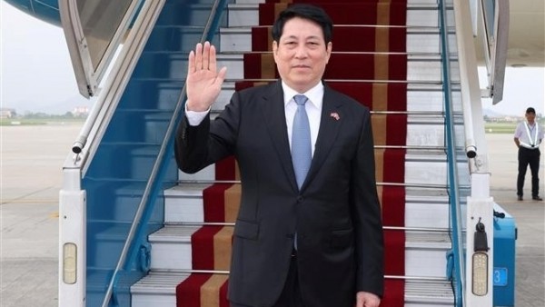 President Luong Cuong left Hanoi for China to attend Victory over fascism celebration and to pay a working visit