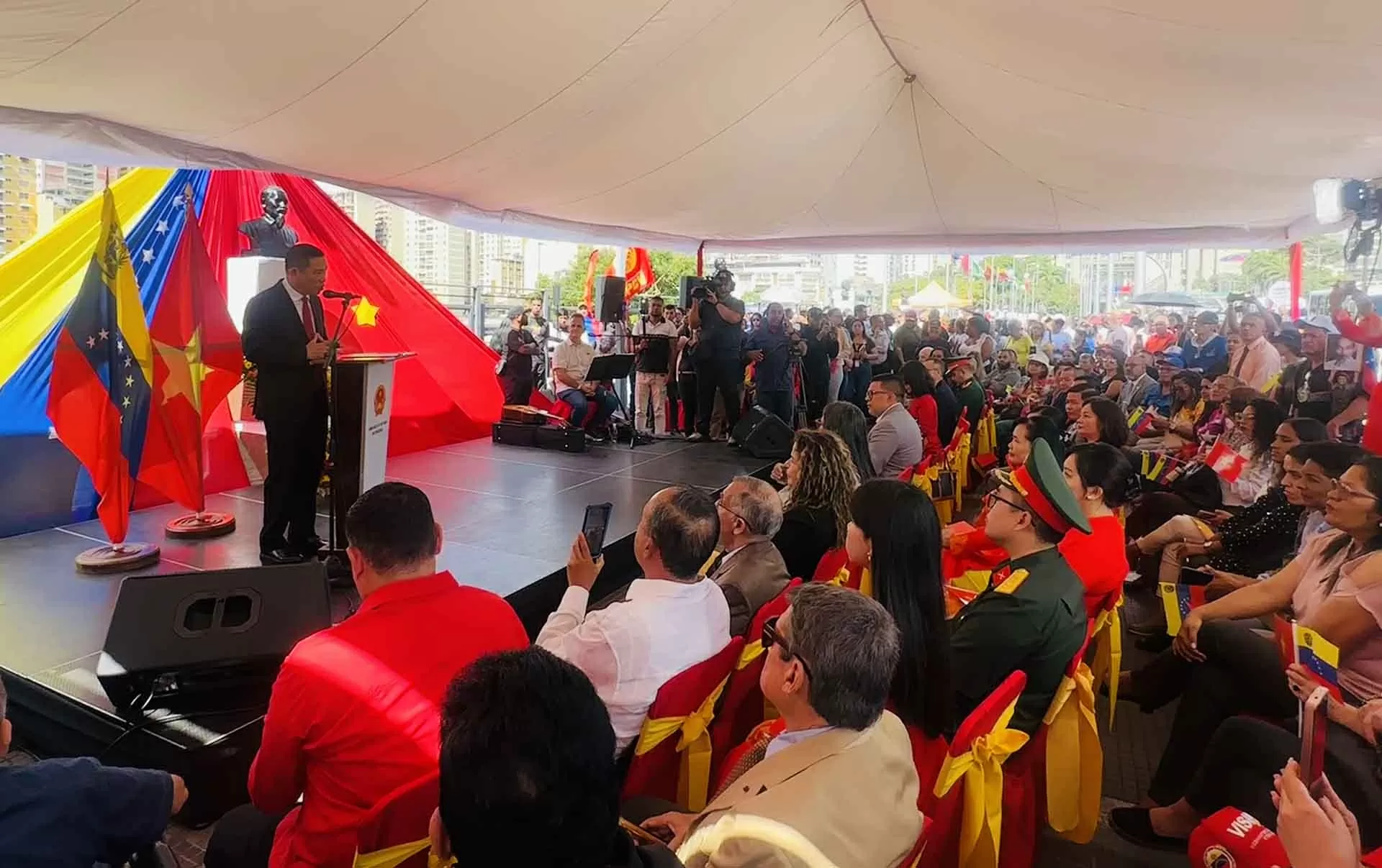 Venezuela celebrates the 80th Anniversary of the August Revolution and Vietnam's National Day Venezuela celebrates the 80th Anniversary of the August Revolution and Vietnam's National Day
