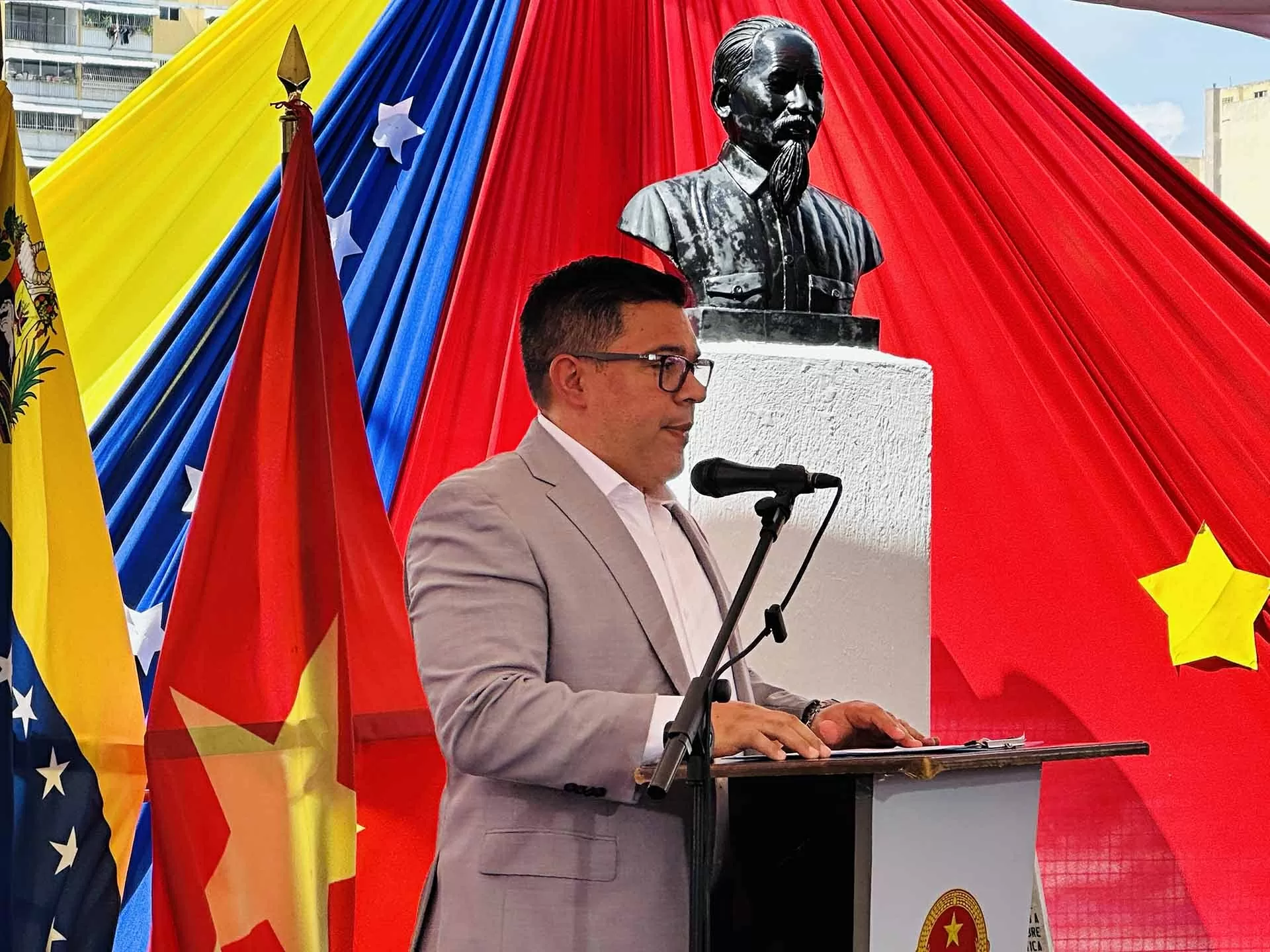 Venezuela celebrates the 80th Anniversary of the August Revolution and Vietnam's National Day Venezuela celebrates the 80th Anniversary of the August Revolution and Vietnam's National Day