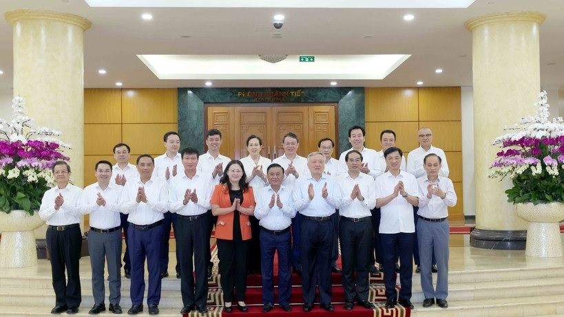 Politburo looks into Party congress preparations of Ninh Binh, Dak Lak, Lao Cai