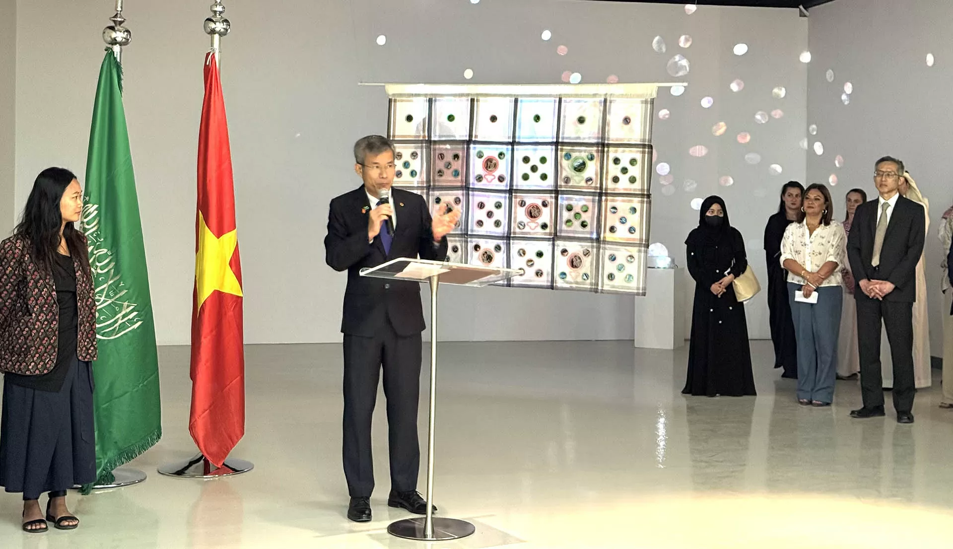 Vietnamese artist's work impresses in Riyadh Vietnamese artist's work impresses in Riyadh