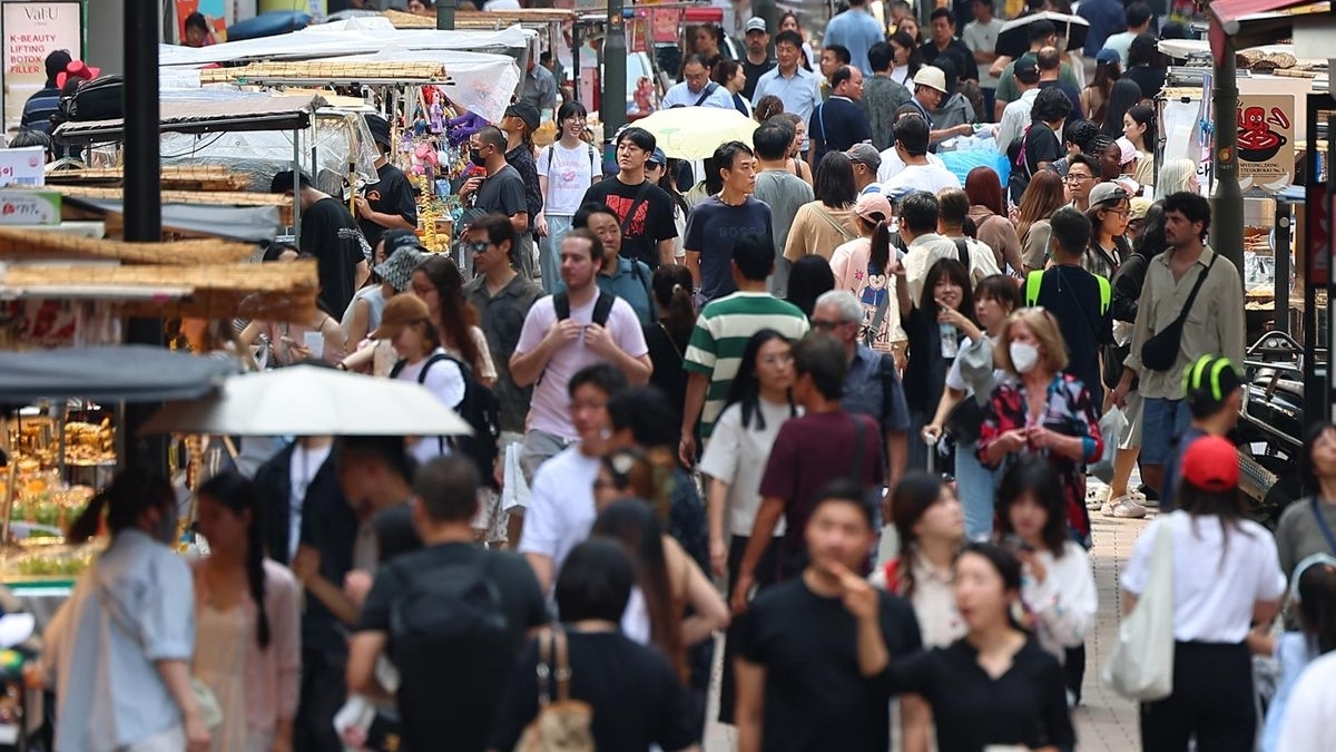 Seoul attracts a record number of foreign medical tourists, with spending reaching $860 million