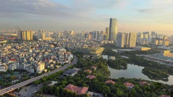 PM urges breakthroughs in climate-adaptive urban planning and development