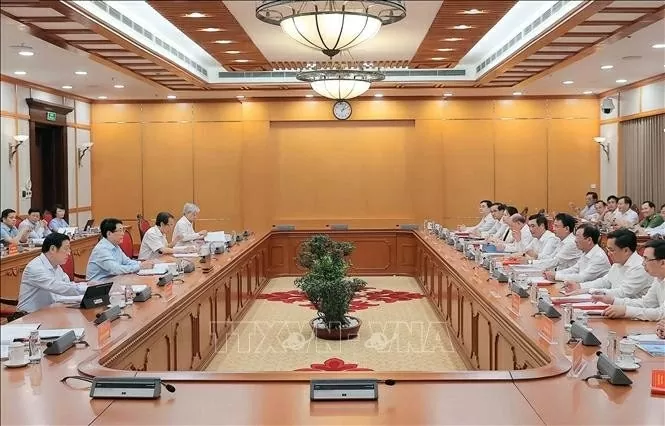 Politburo looks into preparations for Party congress of six provinces Politburo looks into preparations for Party congress of six provinces