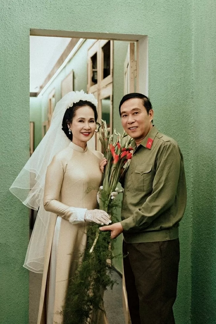 People’s Artist Lan Huong and her husband create a meaningful, special wedding photo album