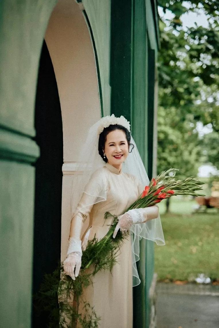 People’s Artist Lan Huong and her husband create a meaningful, special wedding photo album