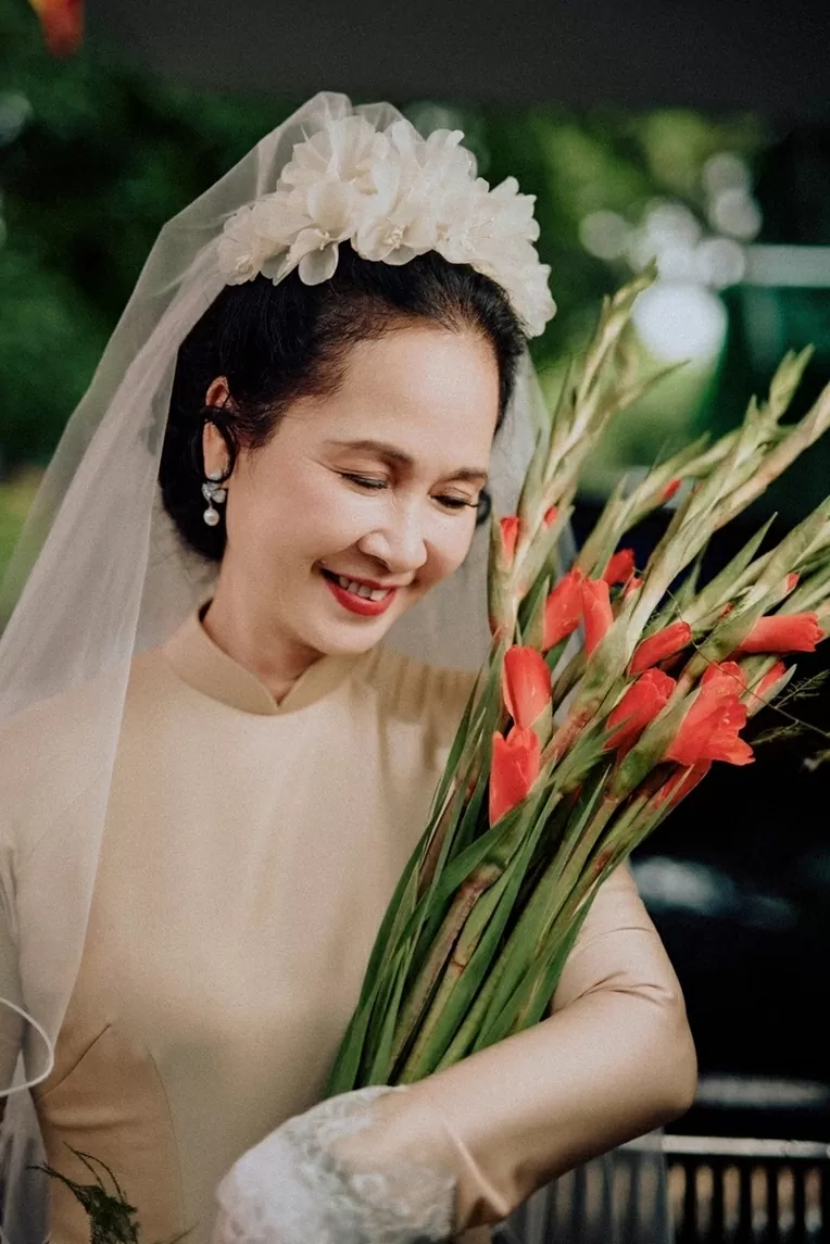 People’s Artist Lan Huong and her husband create a meaningful, special wedding photo album