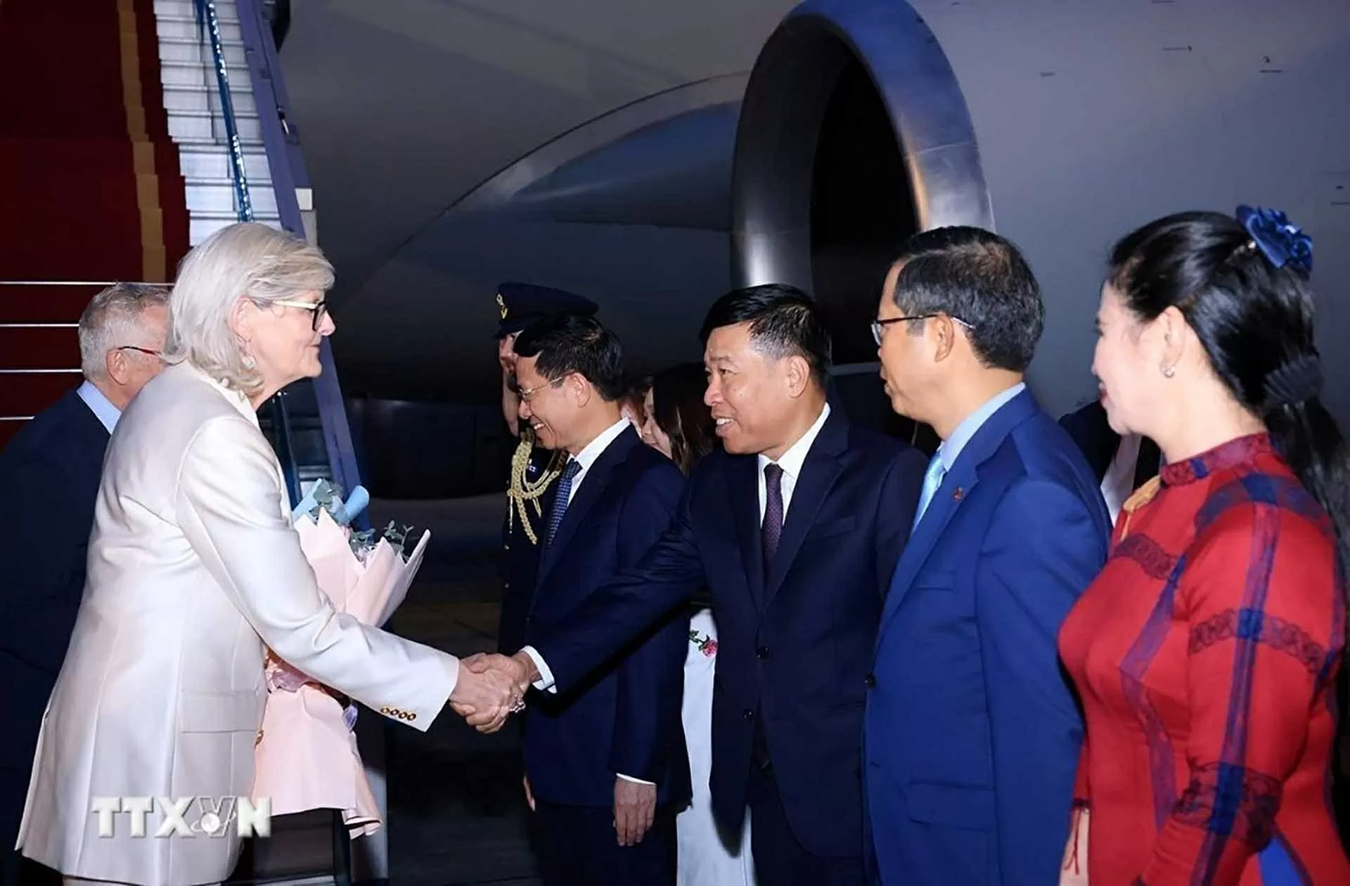 Australians Governor-GeneraSam Mostynl arrived in Hanoi, beginning state visit to Vietnam Australians Governor-GeneraSam Mostynl arrived in Hanoi, beginning state visit to Vietnam