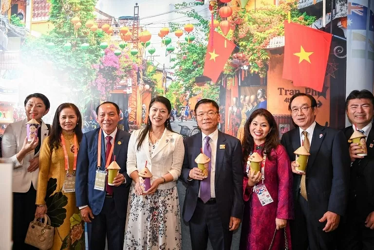 Vietnam National Day at EXPO 2025 leaves a strong impression on international friends