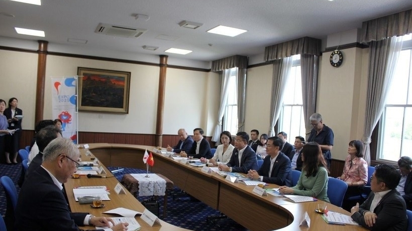 Deputy PM Le Thanh Long meets Japanese partners, Vietnamese community in Kansai