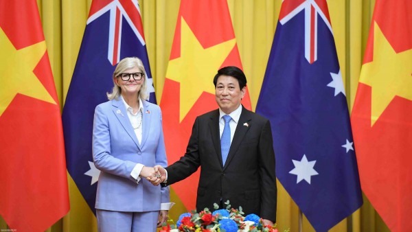 President Luong Cuong, Australian Governor-General hold talks on measures to promote partnership