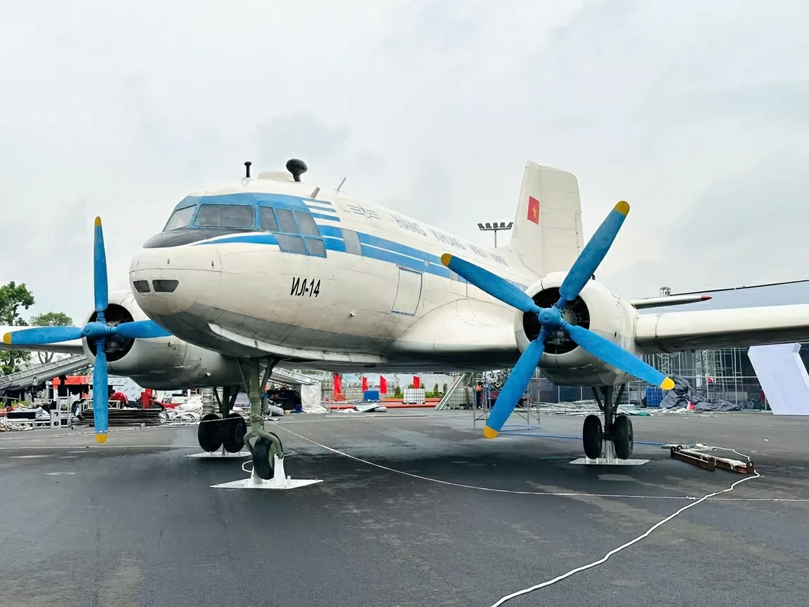 President Ho Chi Minh’s special aircraft on display at National Achievement Exhibition
