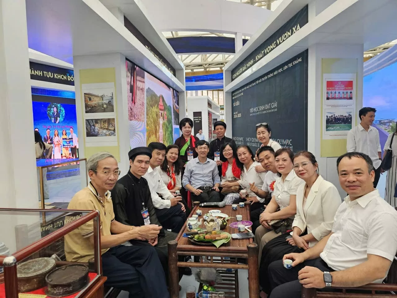 The World and Vietnam Report reflects on 80 years of the nation's glorious journey and revolutionary diplomacy The World and Vietnam Report reflects on 80 years of the nation's glorious journey and revolutionary diplomacy