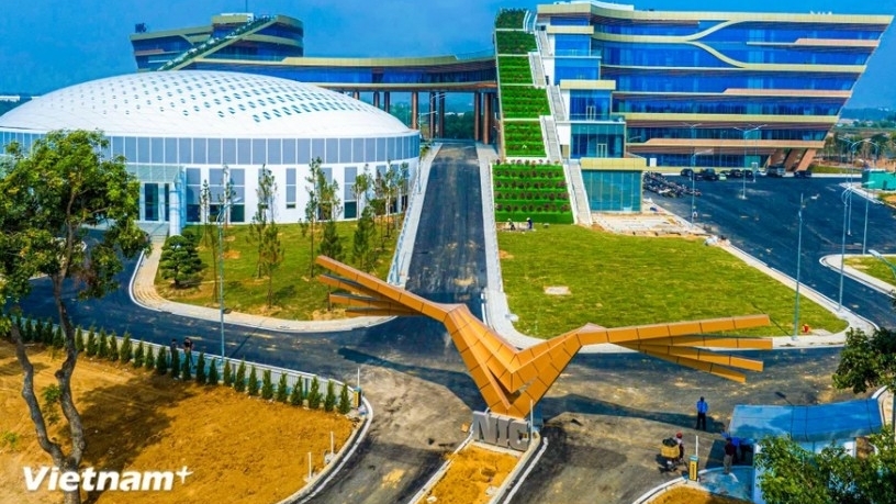 Vietnam advances strategic technologies to drive growth