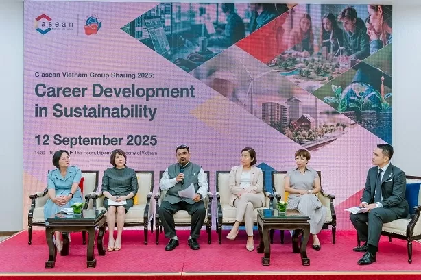 Group sharing on career development in sustainability at DAV Group sharing on career development in sustainability at DAV