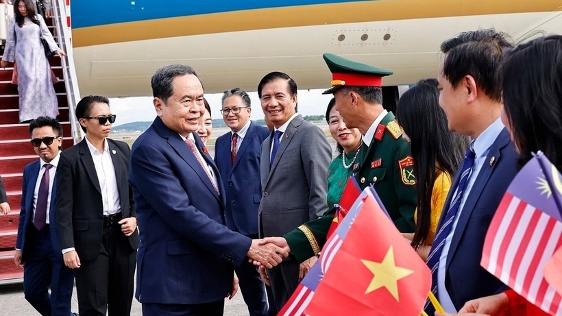 NA Chairman Tran Thanh Man arrives in Kuala Lumpur to attend AIPA-46 and pay an official visit to Malaysia