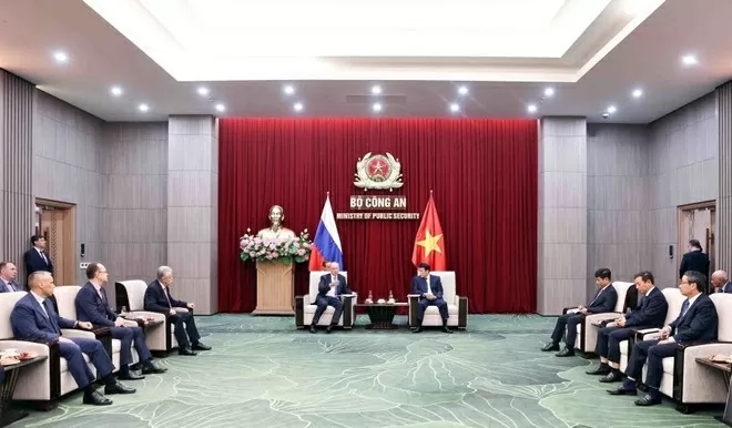 Minister Luong Tam Quang receives Russian Presidential Aide to enhance security cooperation