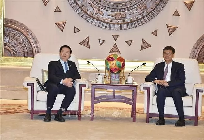 Deputy PM Mai Van Chinh meets Chinese Vice President, calls for high priority to railway cooperation