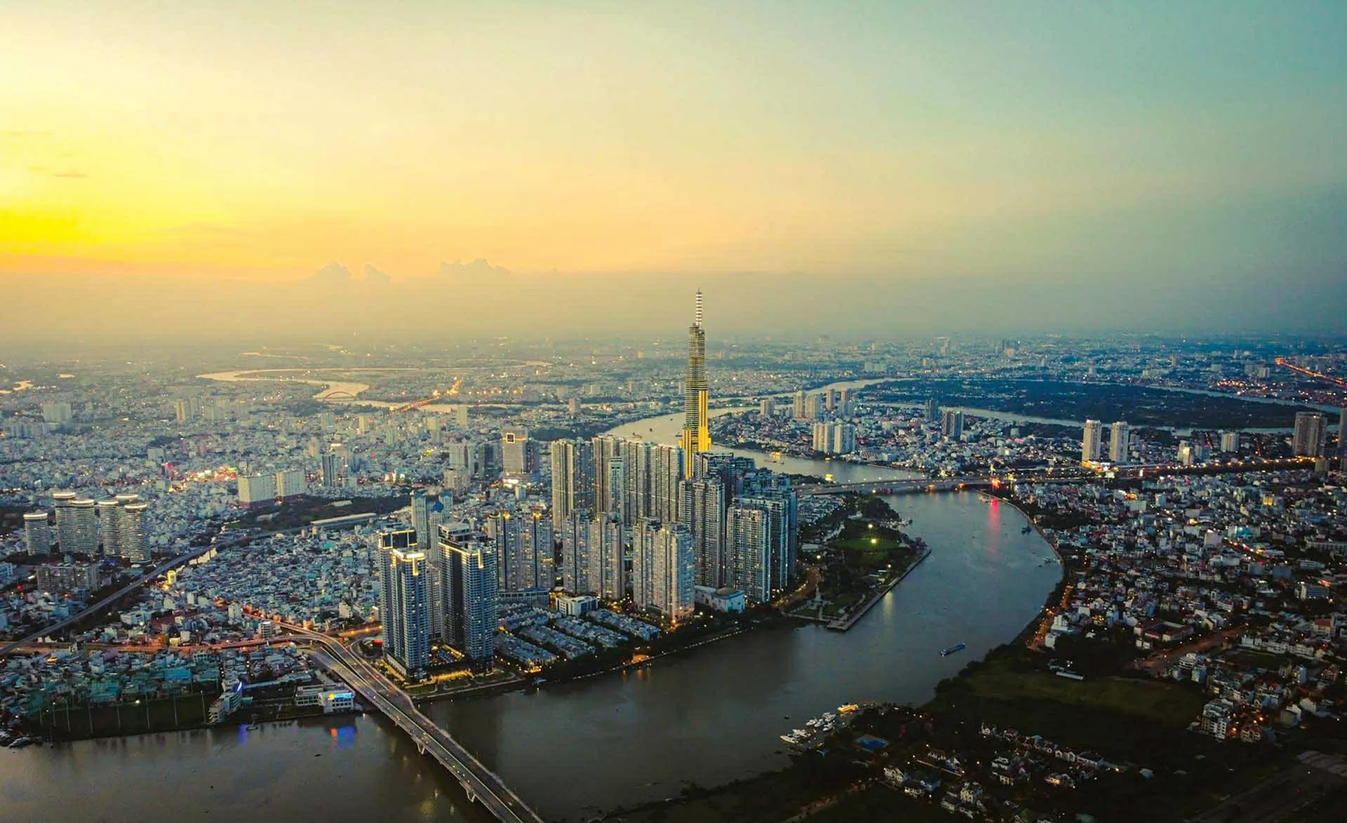 Vietnam's remarkable economic development paves the way for successful implementation of the 14th National Party Congress tasks
