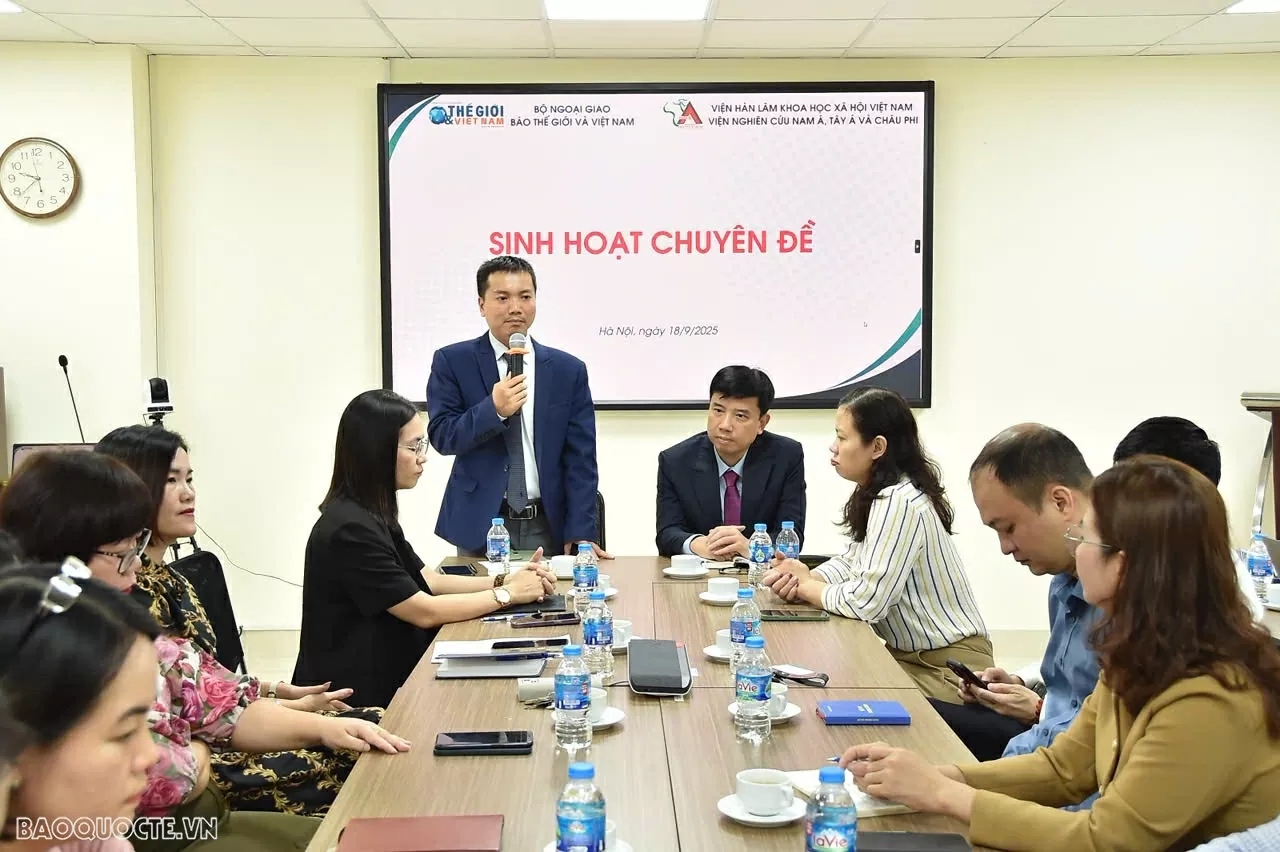 Promoting close ties between journalism and scientific research in the new context: The World and Vietnam Report Promoting close ties between journalism and scientific research in the new context: The World and Vietnam Report