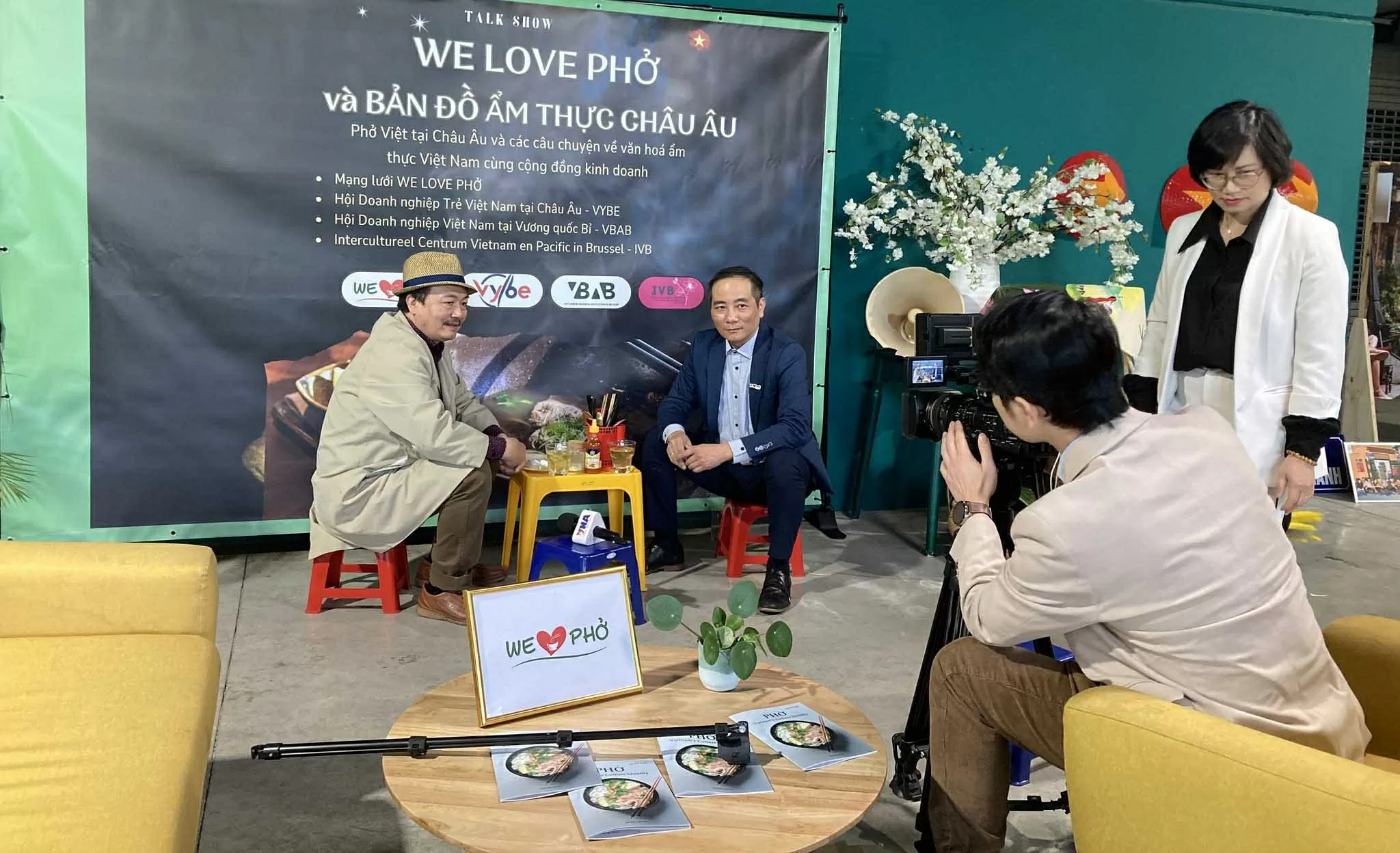 Overseas Vietnamese and the aspiration to elevate Vietnam's global profile (Part I): Mapping Vietnamese Cuisine Overseas Vietnamese and the aspiration to elevate Vietnam's global profile (Part I): Mapping Vietnamese Cuisine