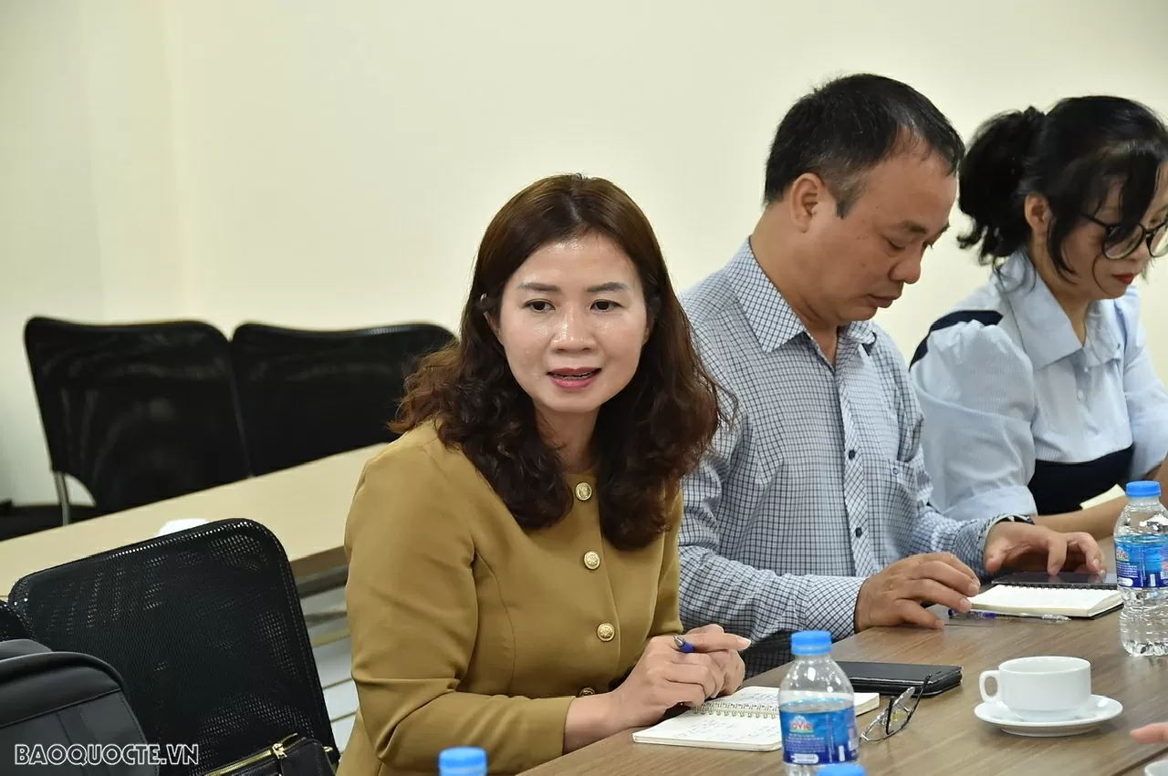 Promoting close ties between journalism and scientific research in the new context: The World and Vietnam Report Promoting close ties between journalism and scientific research in the new context: The World and Vietnam Report