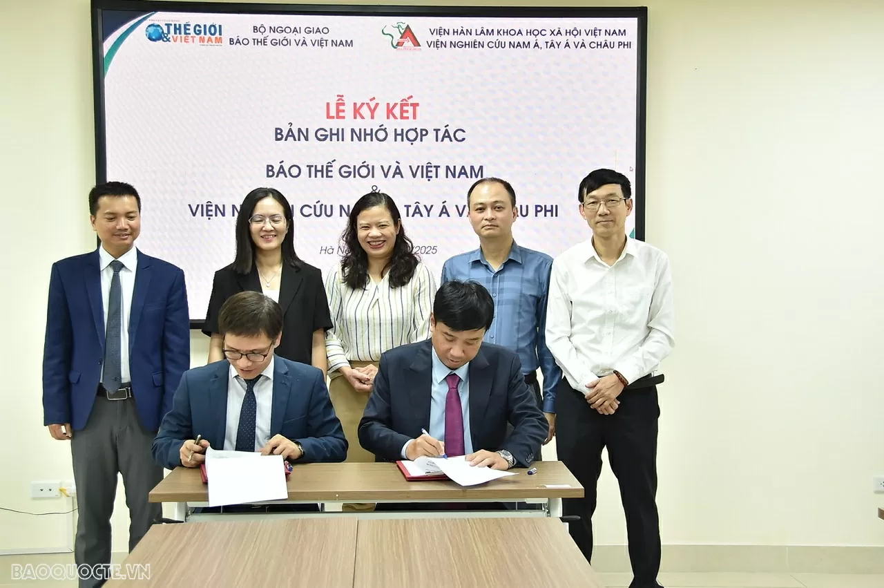 Promoting close ties between journalism and scientific research in the new context: The World and Vietnam Report Promoting close ties between journalism and scientific research in the new context: The World and Vietnam Report
