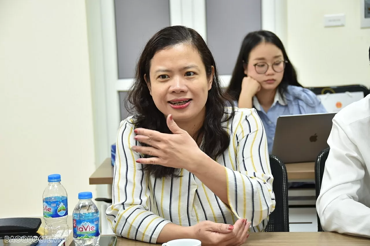 Promoting close ties between journalism and scientific research in the new context: The World and Vietnam Report Promoting close ties between journalism and scientific research in the new context: The World and Vietnam Report