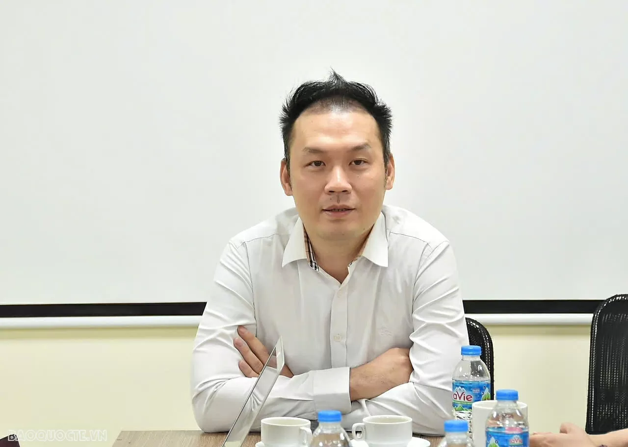 Promoting close ties between journalism and scientific research in the new context: The World and Vietnam Report Promoting close ties between journalism and scientific research in the new context: The World and Vietnam Report