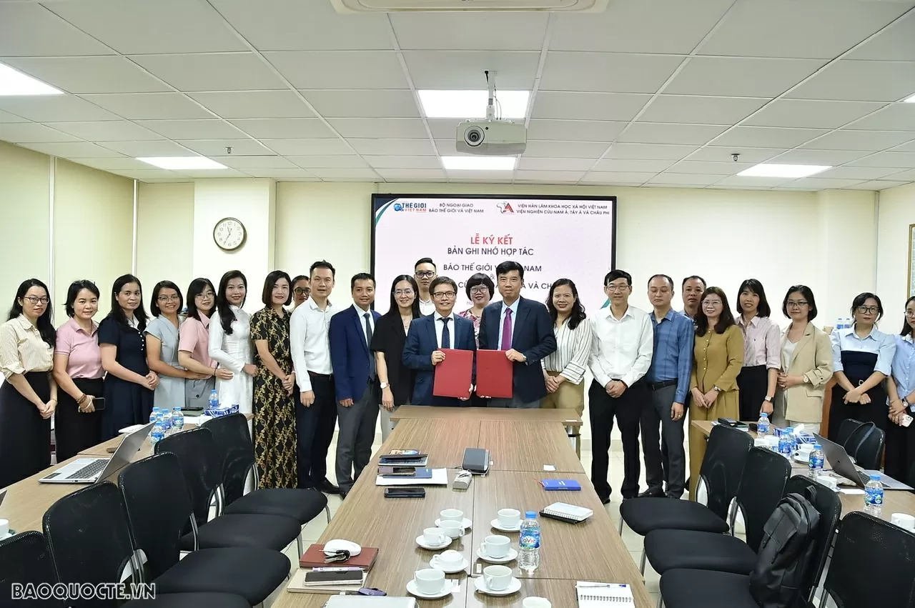 Promoting close ties between journalism and scientific research in the new context: The World and Vietnam Report Promoting close ties between journalism and scientific research in the new context: The World and Vietnam Report