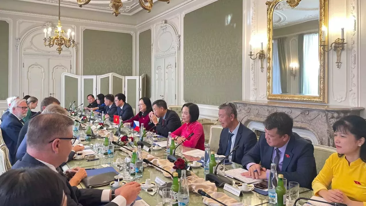 Vietnam and Czech Republic bolster diplomatic and economic ties