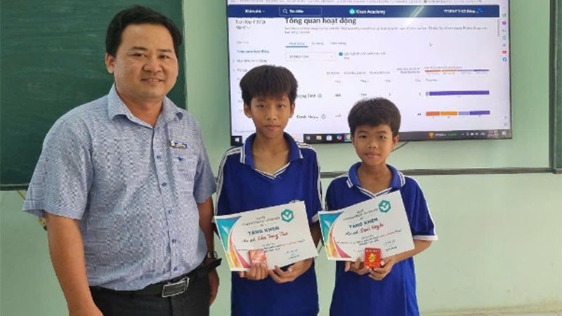 Over 40,000 teachers in An Giang pioneer AI training in education