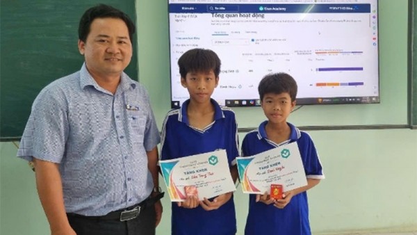 Over 40,000 teachers in An Giang pioneer AI training in education