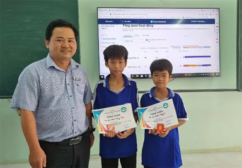 Over 40,000 teachers in An Giang pioneer AI training in education