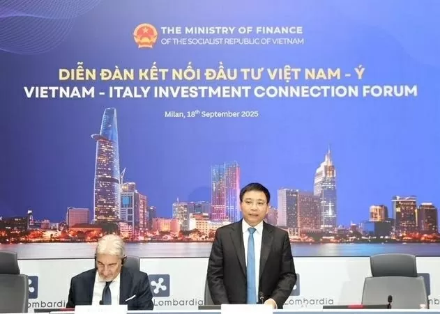 Minister Nguyen Van Thang delivers remarks at the event. (Source: MOF)