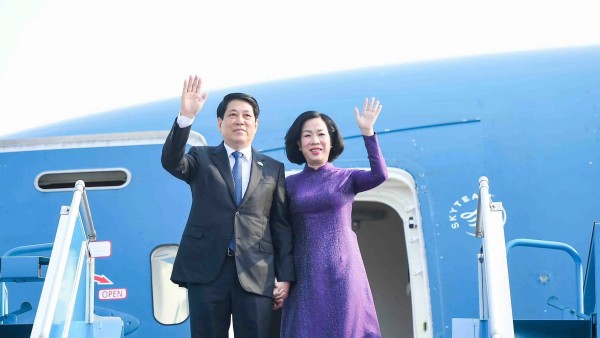 State President Luong Cuong and Spouse depart Hanoi for UNGA 80's general debate and bilateral activities in the United States