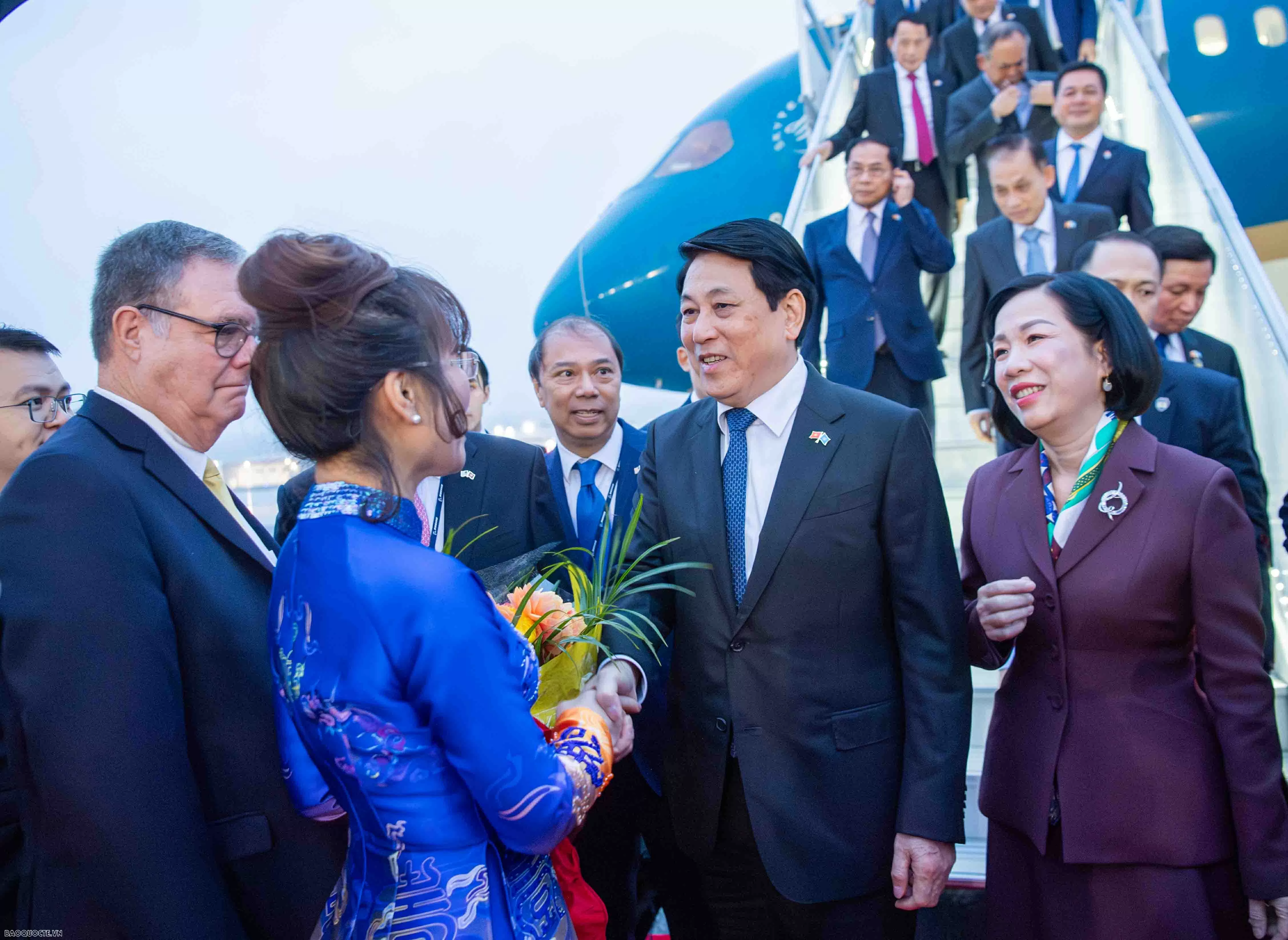 President Luong Cuong and spouse arrive in Seattle, starting activities in the United States