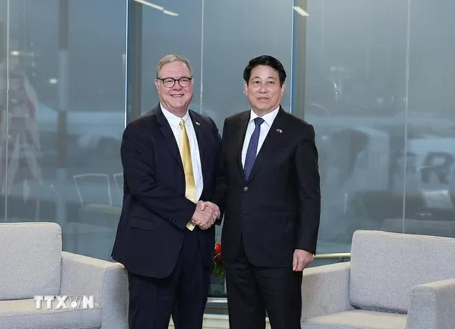 President Luong Cuong meets Washington State Lieutenant Governor Denny Heck President Luong Cuong meets Washington State Lieutenant Governor Denny Heck