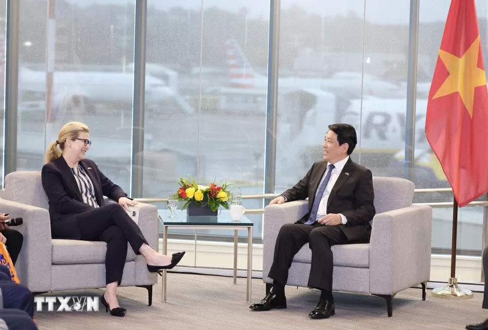 President Luong Cuong receives Boeing’s leader in Seattle President Luong Cuong receives Boeing’s leader in Seattle