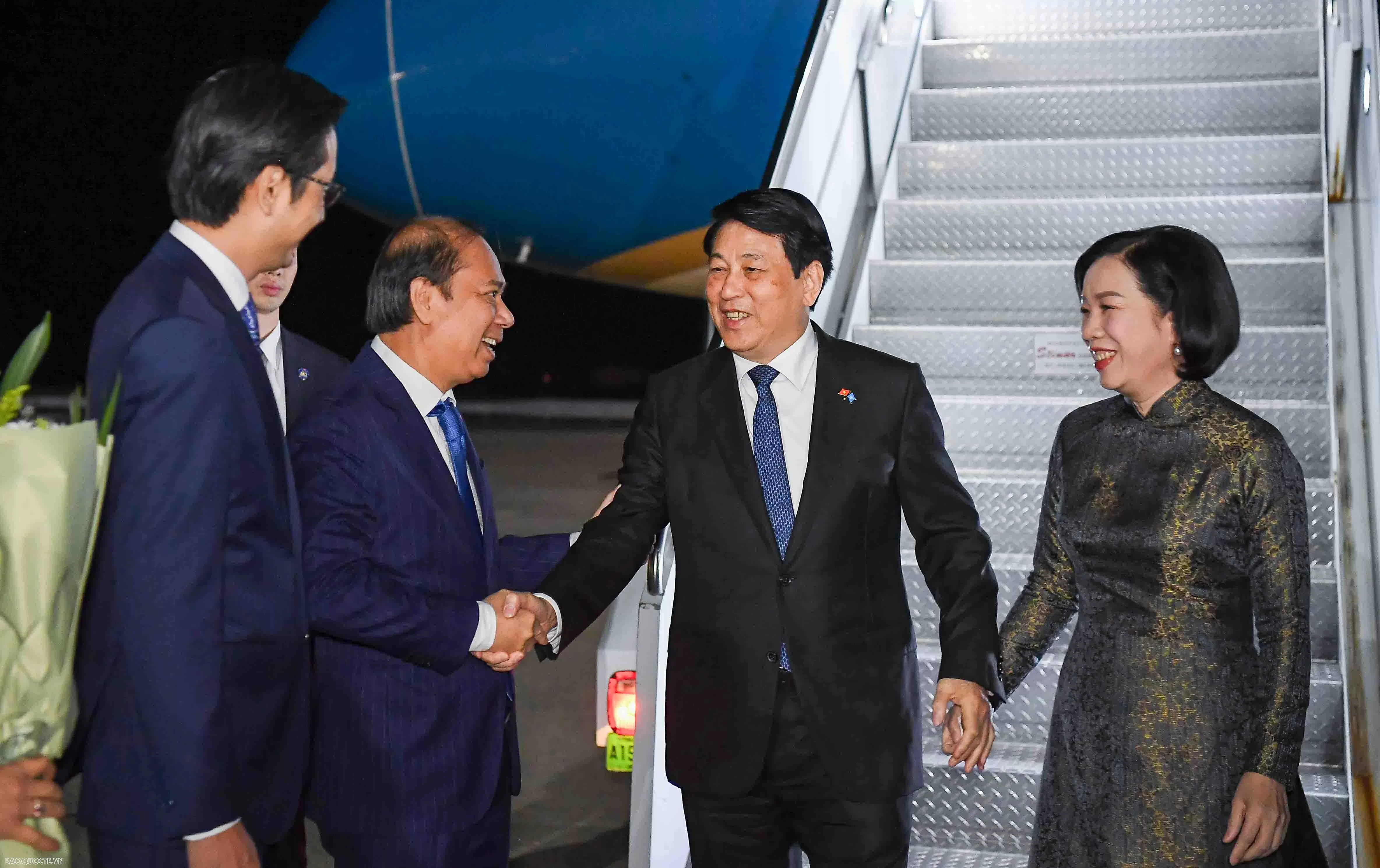 President Luong Cuong and spouse arrive in New York for the UNGA's 80th high-level debate