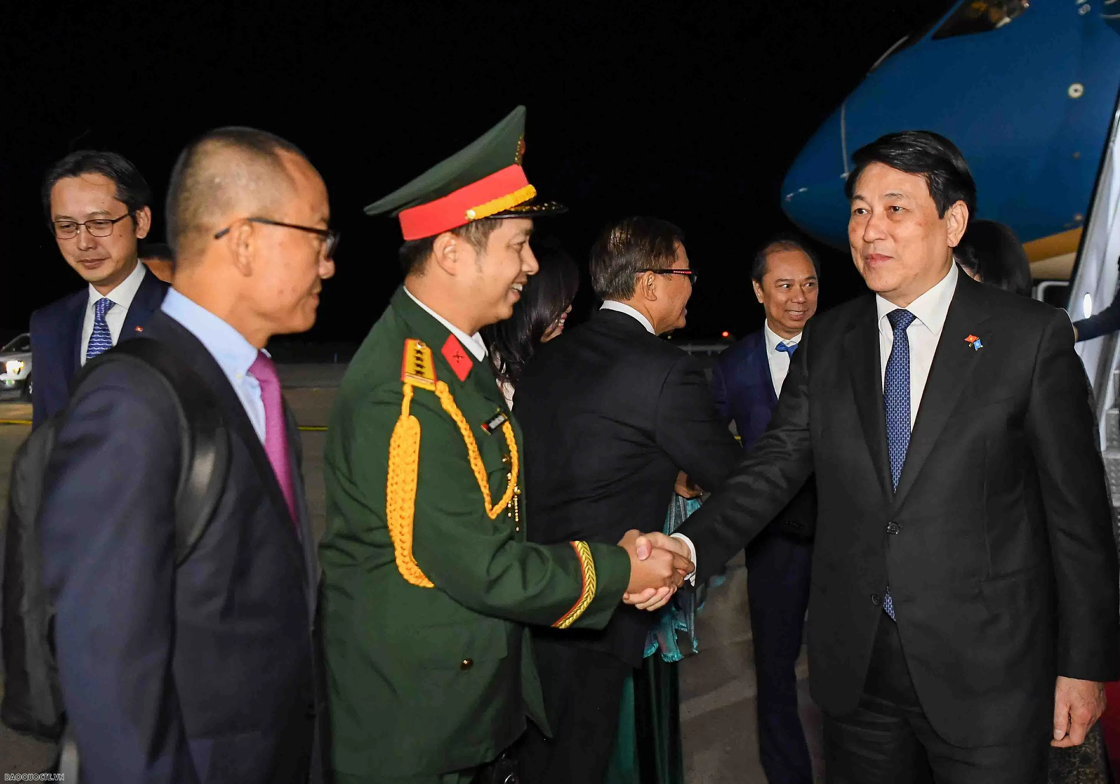 President Luong Cuong and spouse arrive in New York for the UNGA's 80th high-level debate