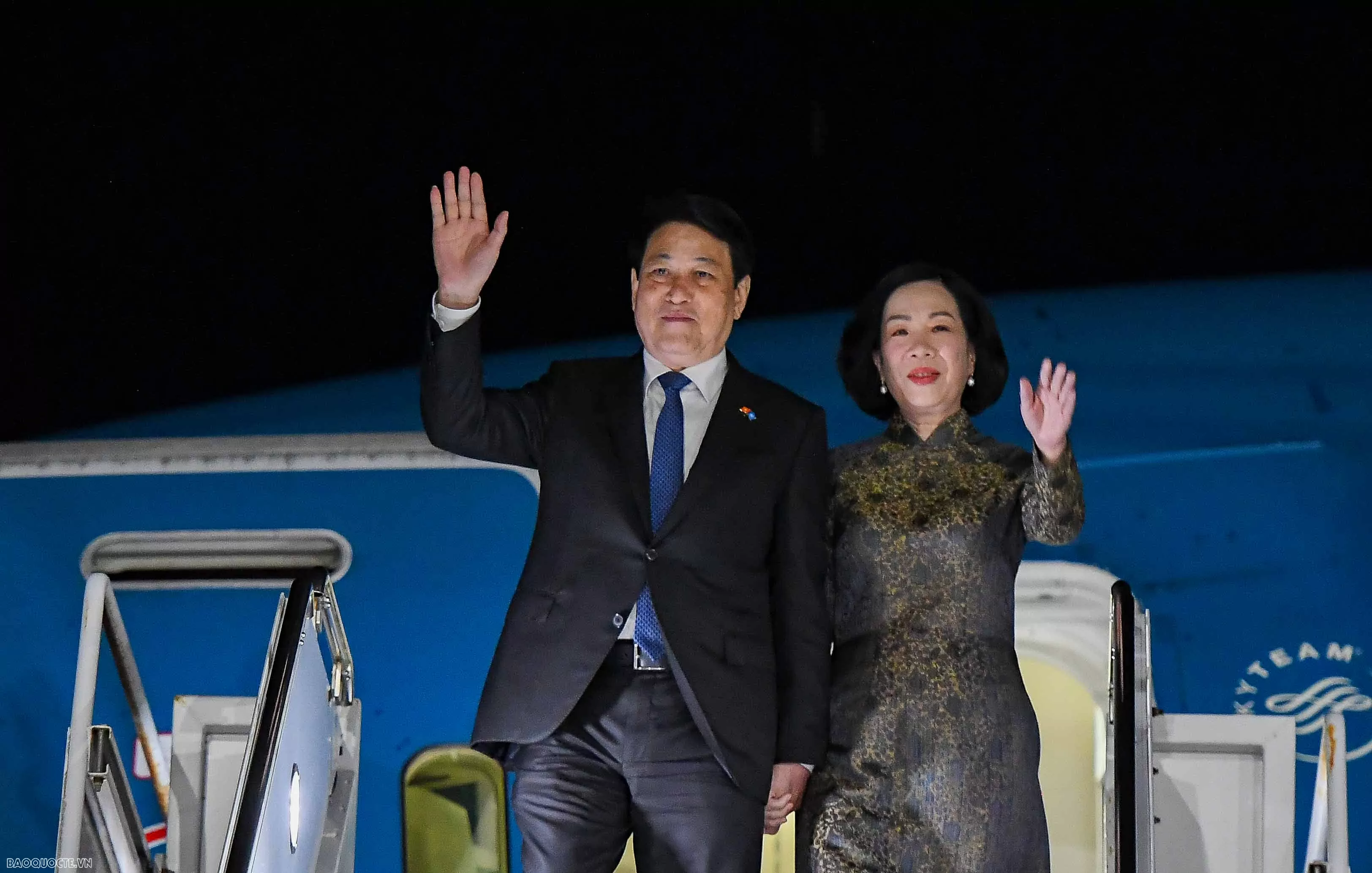President Luong Cuong and spouse arrive in New York for the UNGA's 80th high-level debate
