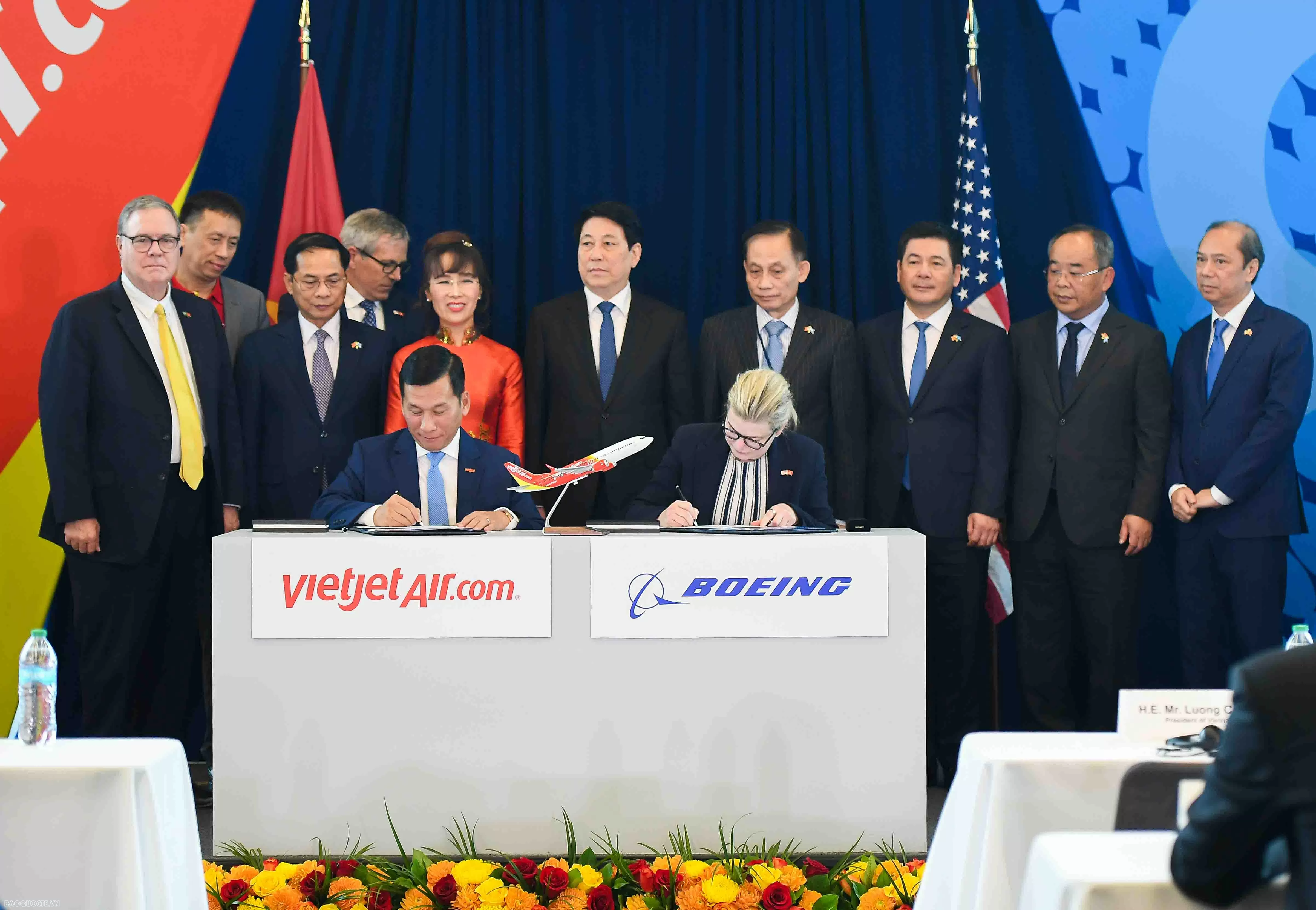 President Luong Cuong attends Boeing–Vietjet aircraft handover in Seattle