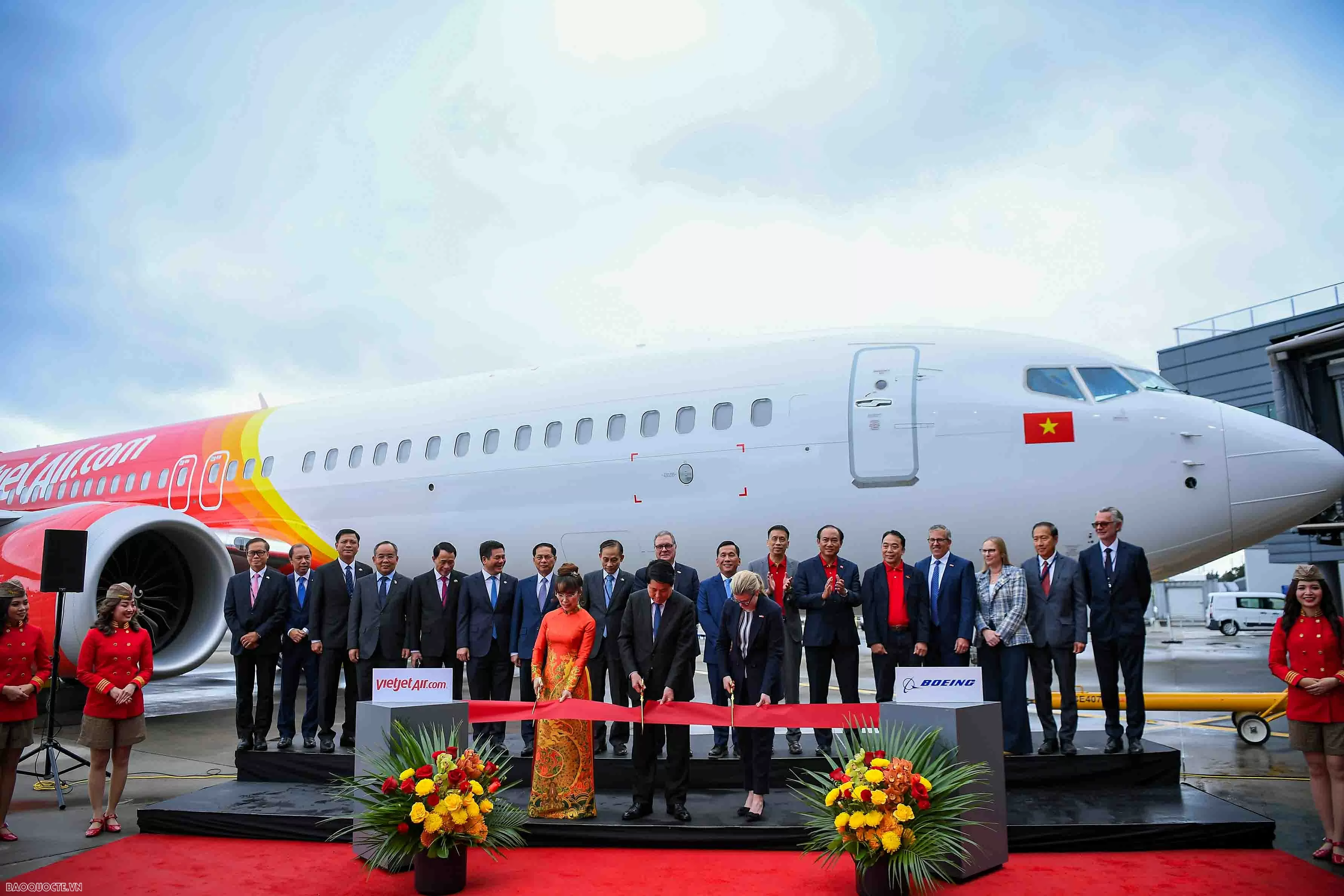 President Luong Cuong attends Boeing–Vietjet aircraft handover in Seattle